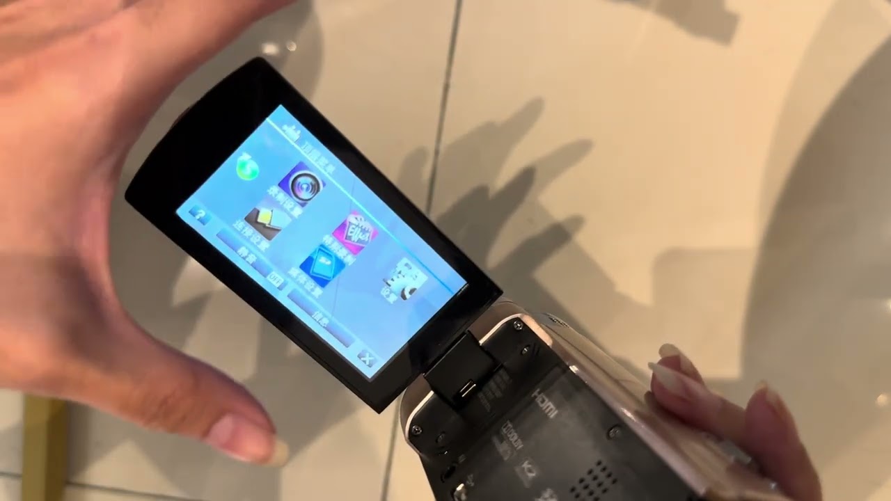 JVC GZ E565 - YouTube