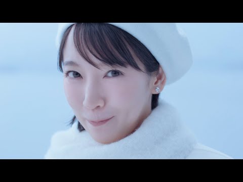 吉岡里帆、雪にも衣装にも負けないキュートな美白ドアップ 横浜ゴム