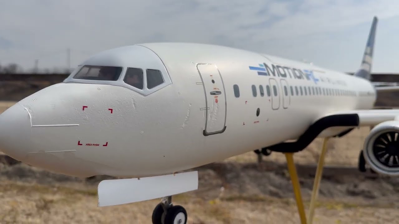 ジャイアンに貸したら確実に壊されるやつ#ラジコン飛行機 - YouTube