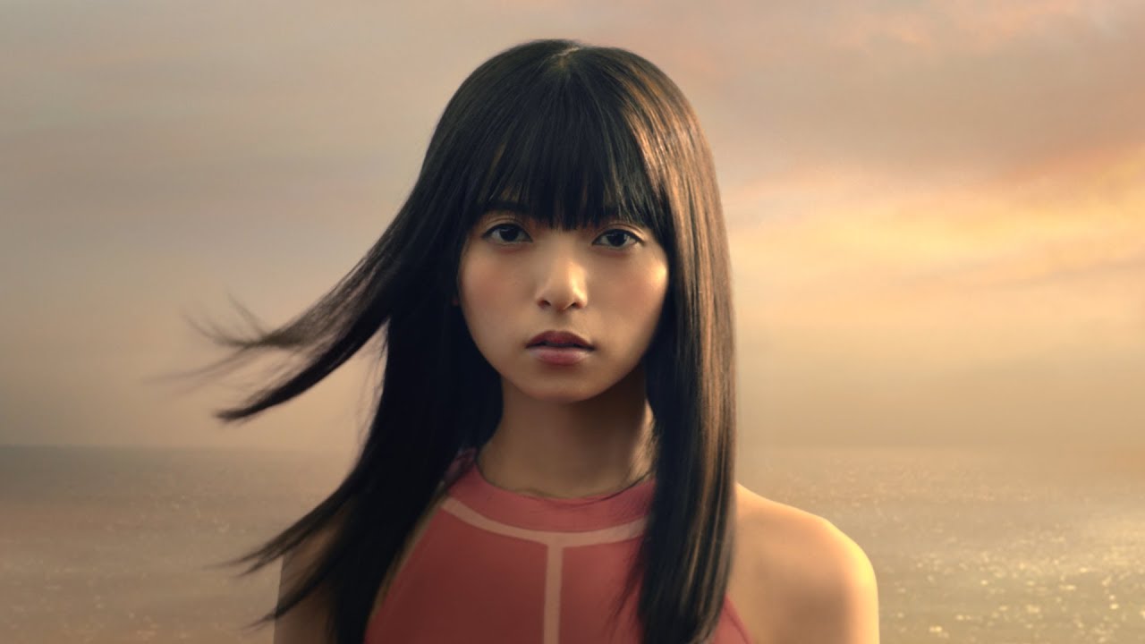 Nogizaka46 member Asuka Saito appears in the new LUX commercial