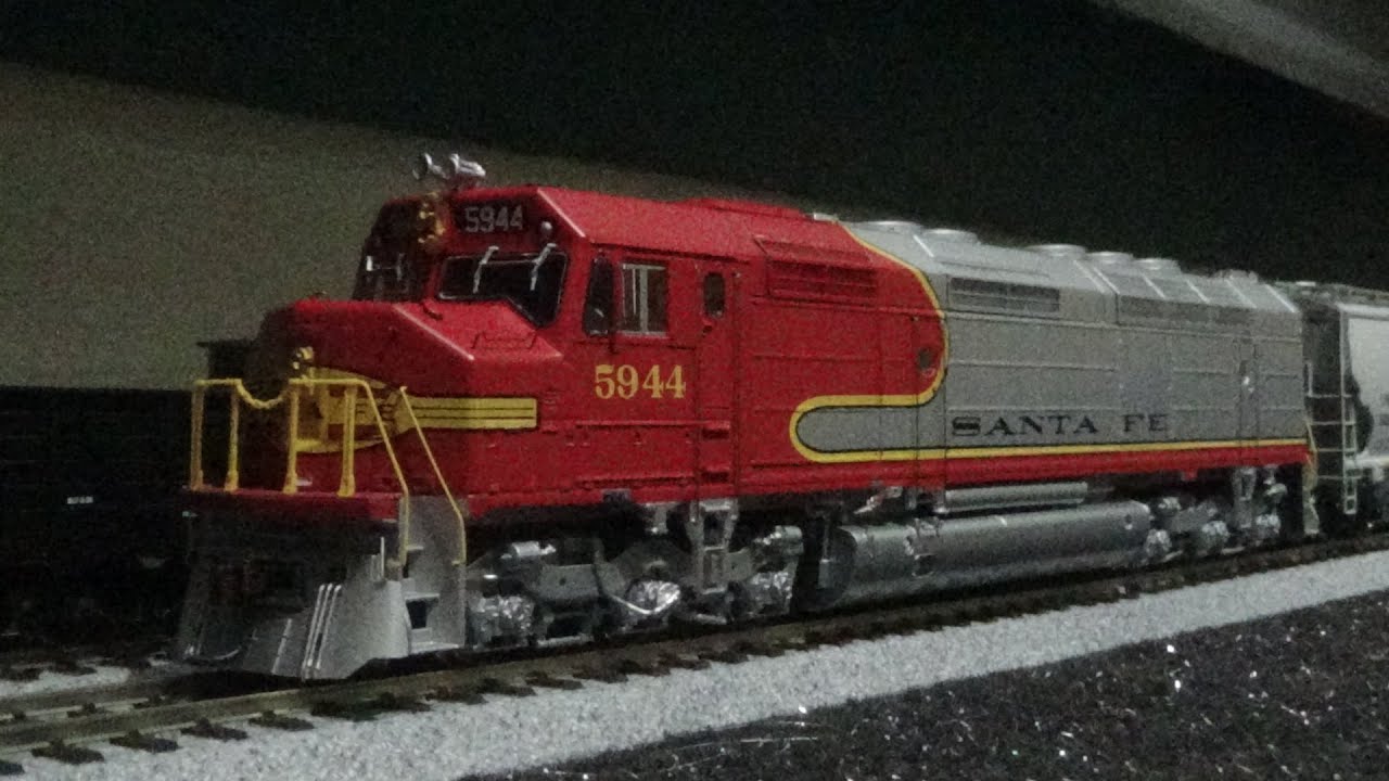 Athearn Genesis G67540 | EMD FP45 | Santa Fe #5944 | HO Scale