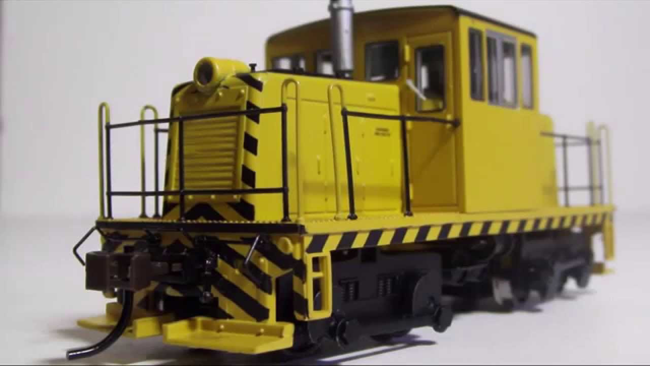 Review: HO Scale Bachmann Spectrum GE 45 Ton Switcher W/DCC - YouTube