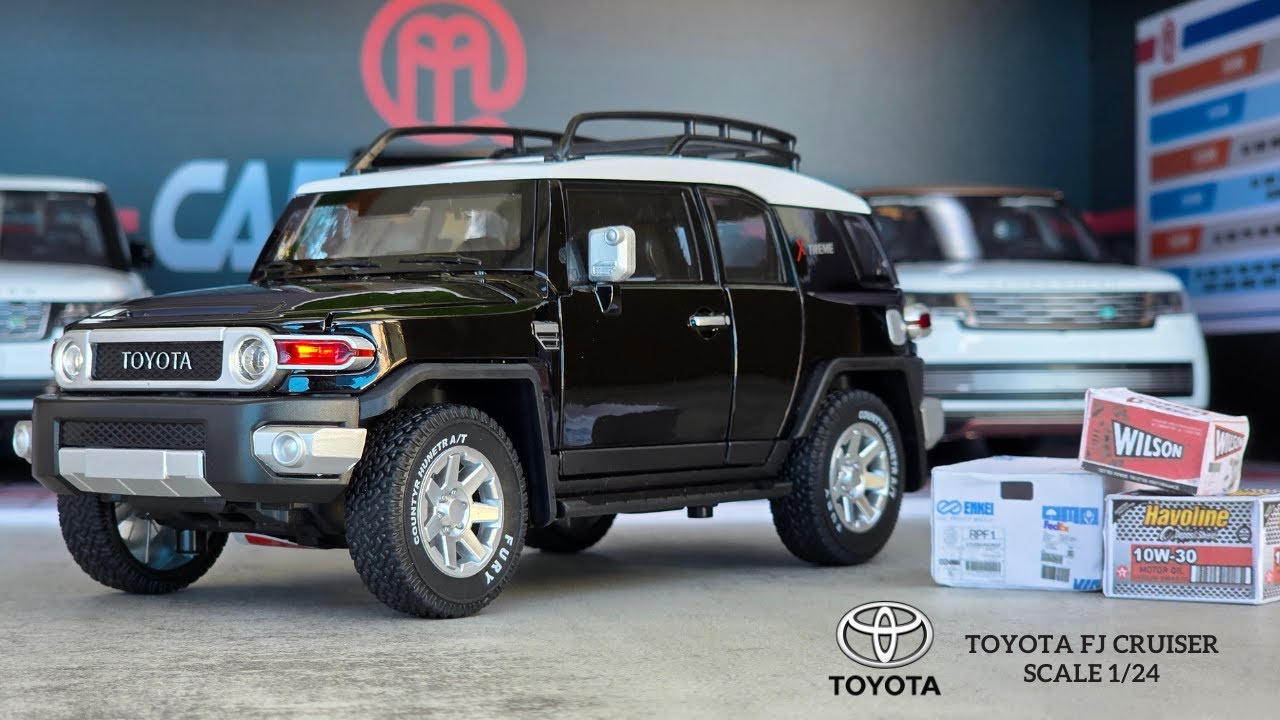 HD Miniature | Toyota FJ Cruiser Black 1/24 Scale Diecast Car