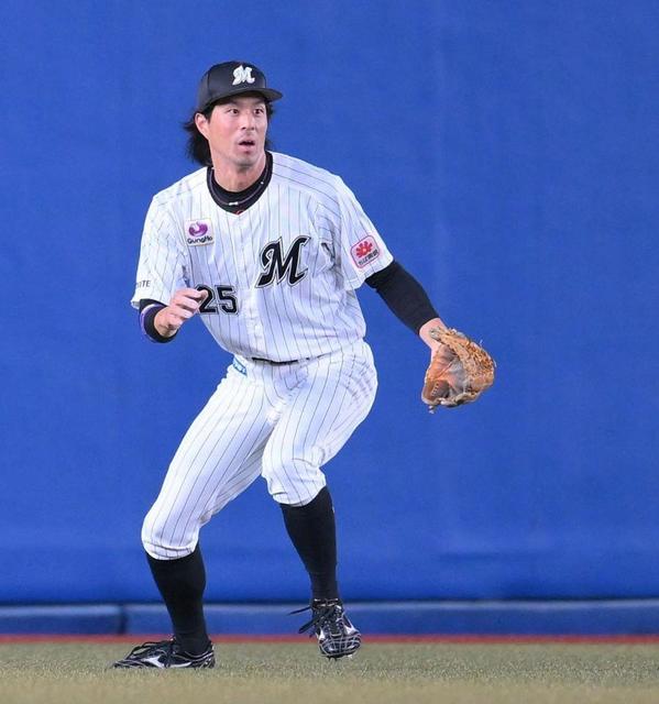 ロッテ・岡大海、どうした？ センターへの飛球、ボール見失う 風？薄暮