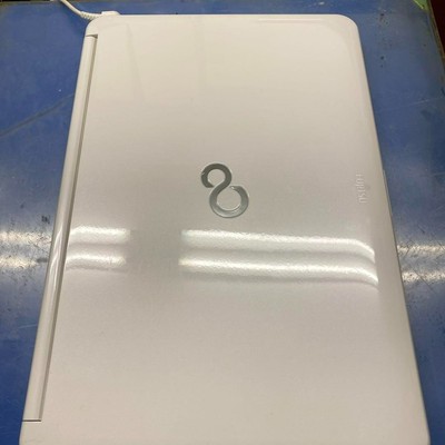 Fujitsu Lifebook AH56/H White Core i7-3610QM Windows11 RAM 8GB HDD