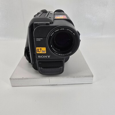 Sony Handycam Vision CCD-TRV25 Digital 8 XR Video Camcorder 64x