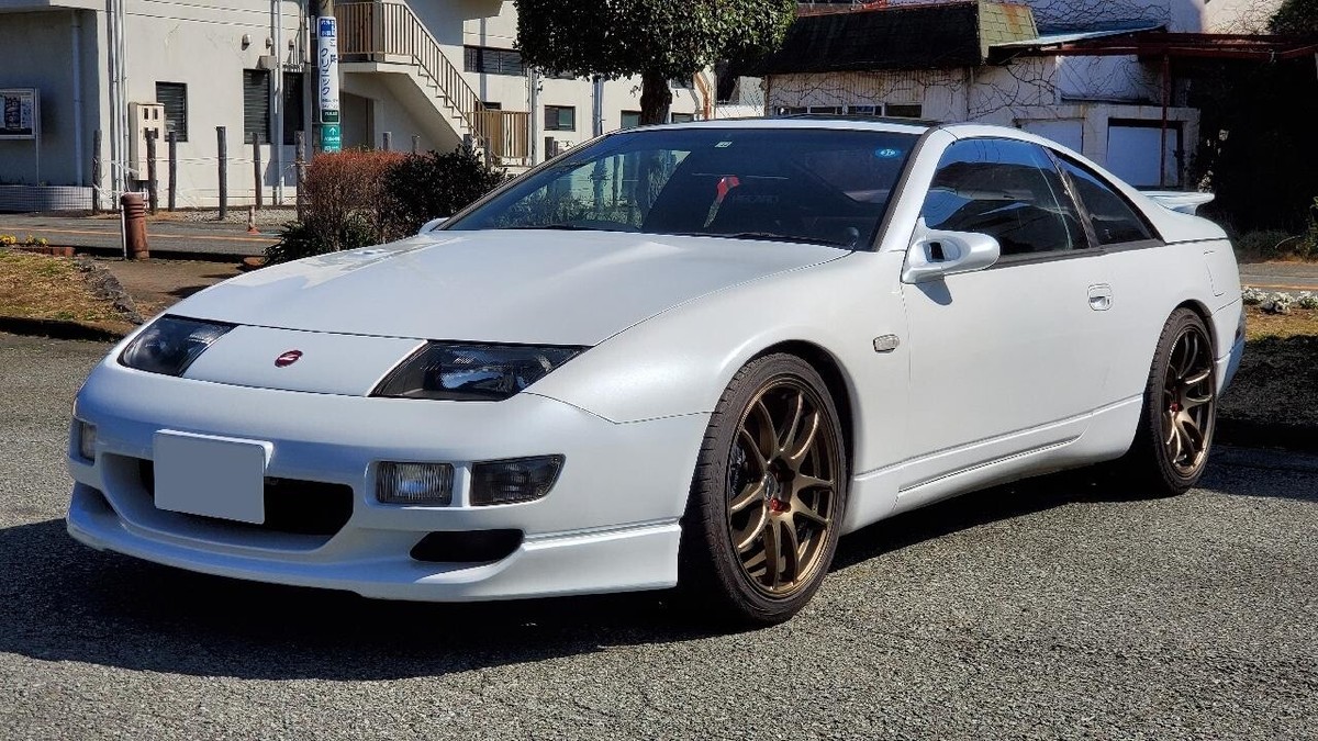 NISSAN Genuine FAIRLADY Z Z32 1998-2000 300ZX Front Hood Emblem