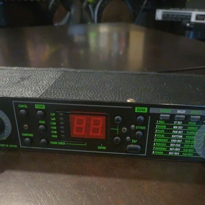 ZOOM RFX-2000 Digital Reverb & Effects 1U Rack Unit w/ Power