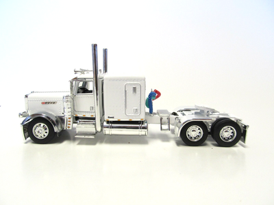 DCP 1/64 SCALE 389 PETERBILT FLAT TOP WHITE, PRIDE & CLASS HOOD
