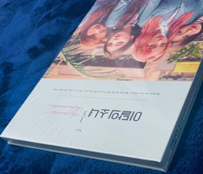 Loona 1/3 Love & Live 1st Mini Album A Version Limited Edition