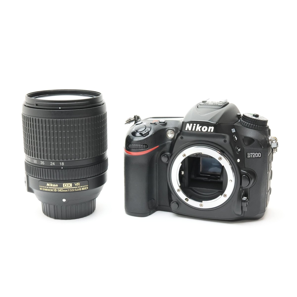 Nikon D7200 + Nikkor 18-300mm + SB-700