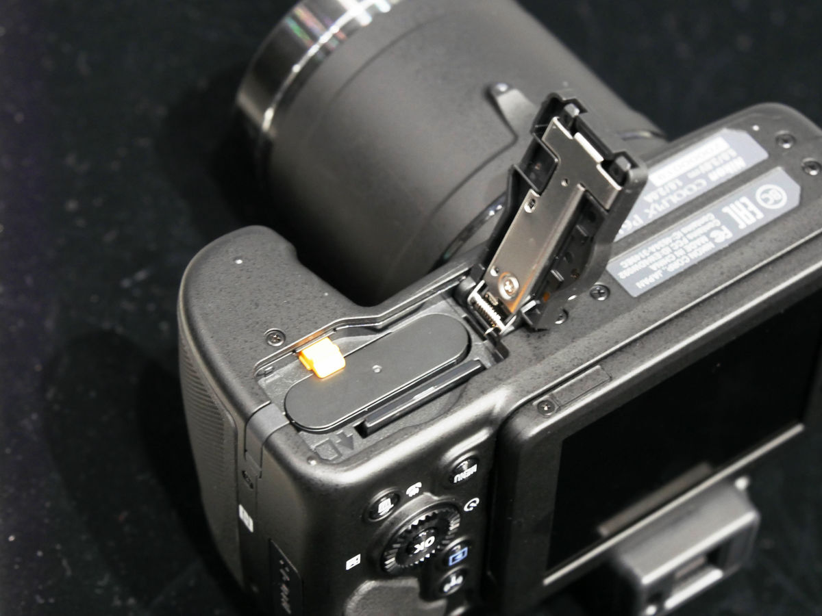 光学60倍ズームが可能なニコンのコンデジ「COOLPIX P610」、高性能手