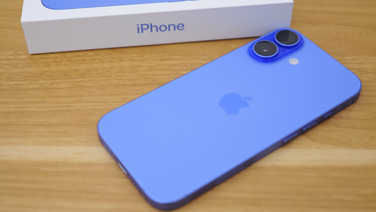 iPhone 16」速攻フォトレビュー、iPhone 15やPixel 9と比べてサイズや