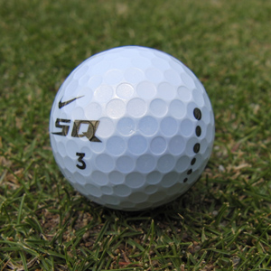 ナイキ SQ プレミアム ディスタンス ゴールド アライメント入りの試打