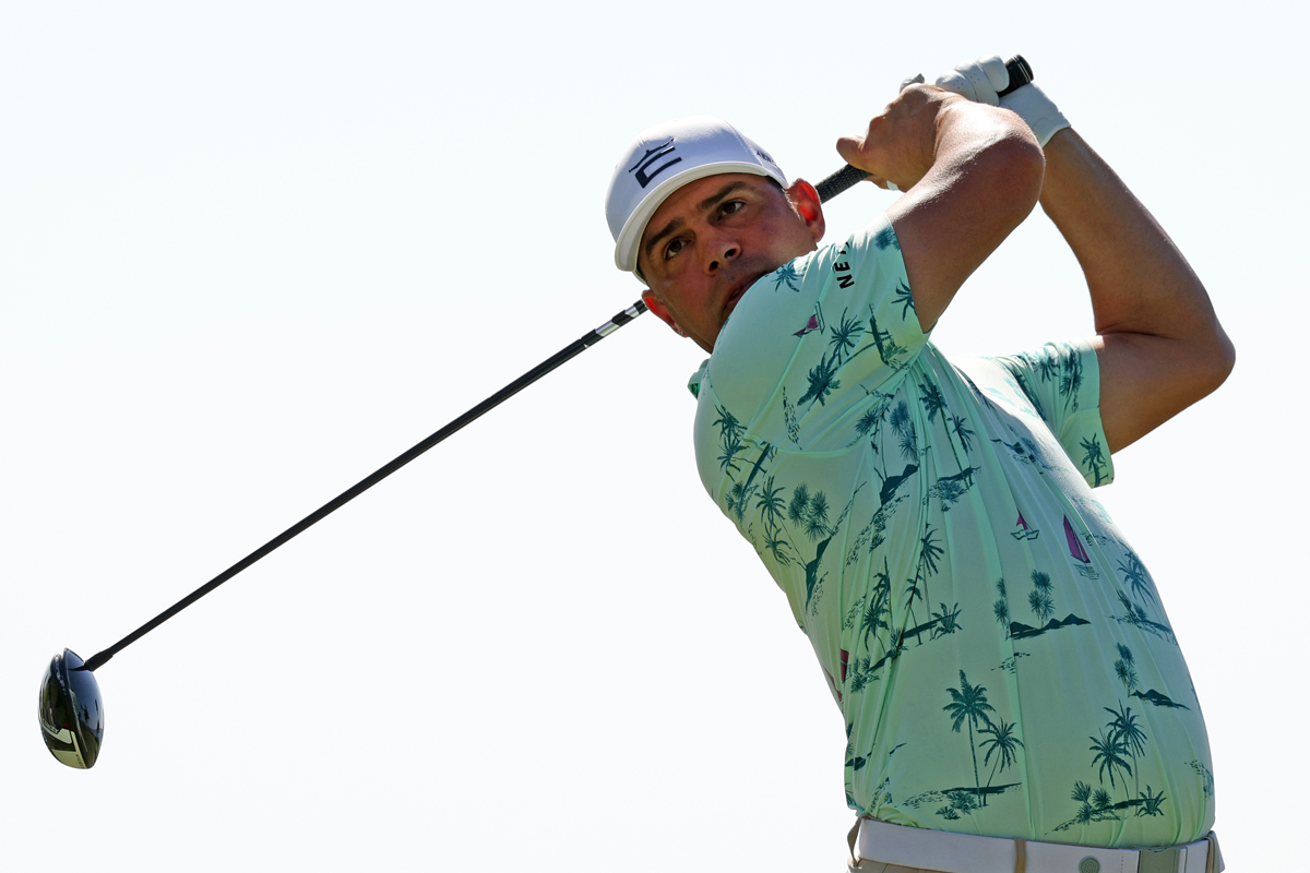 このドライバーと恋に落ちた」ゲーリー・ウッドランドがコブラと契約