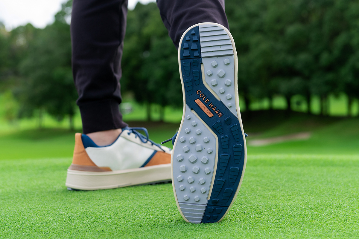 コールハーン「グランドプロ クルー」を試し履き 新鮮すぎる素材感と