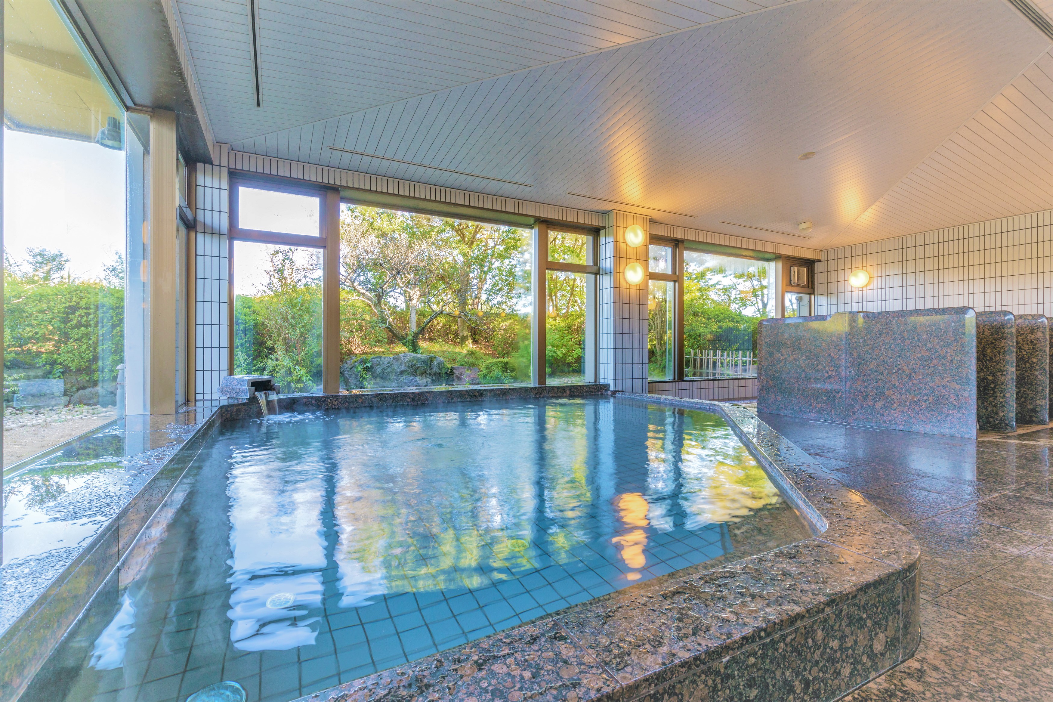 花吉野カンツリー倶楽部を予約する｜GDOゴルフ場予約