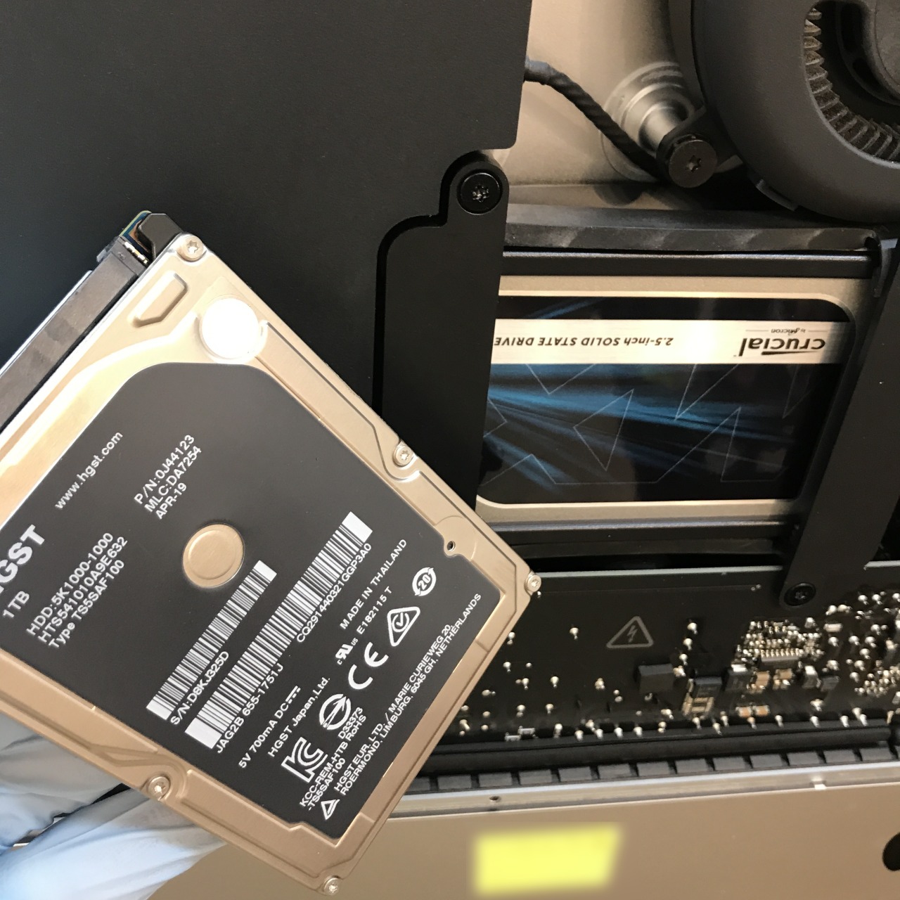 iMac (Retina 4K, 21.5-inch, 2019) 1TB Fusion Drive を 2TB SSDへ換装