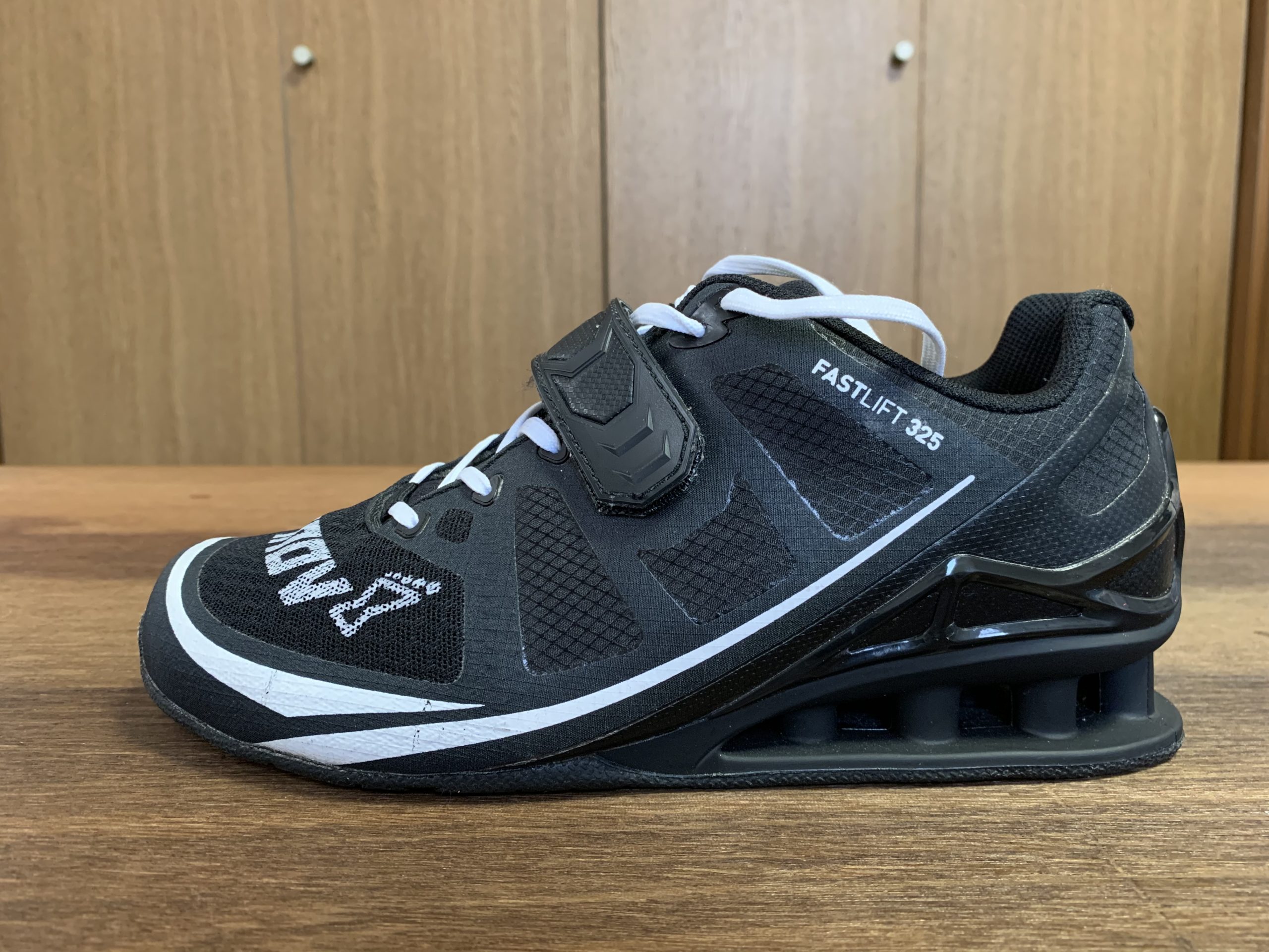 ウエイトリフティングシューズ。0.5㎝にこだわる - トレーニングコーチ