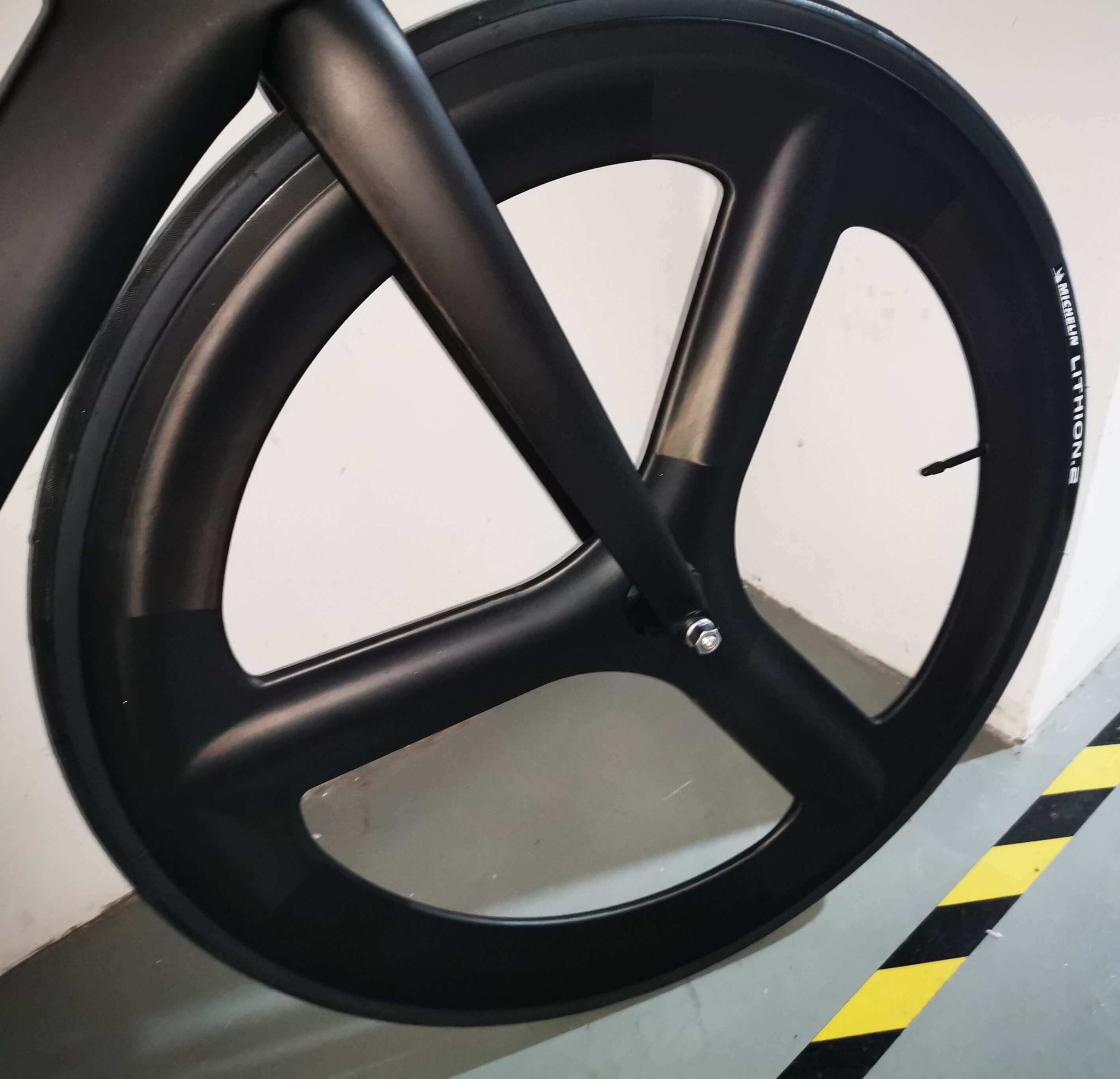 速さとスタイルの融合: バトンホイールピストとICAN ピストバトン