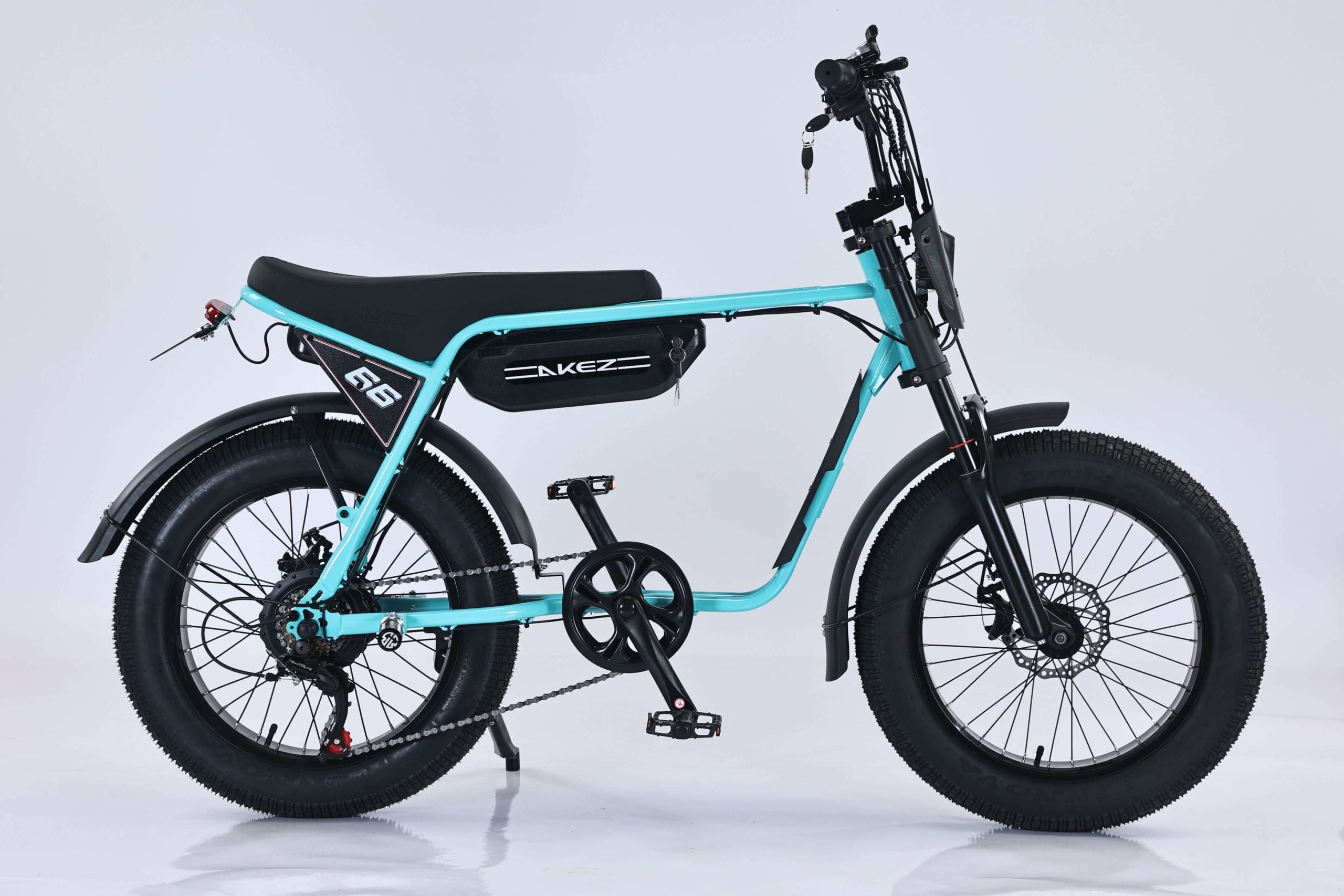 Akez ZX – I Get Around