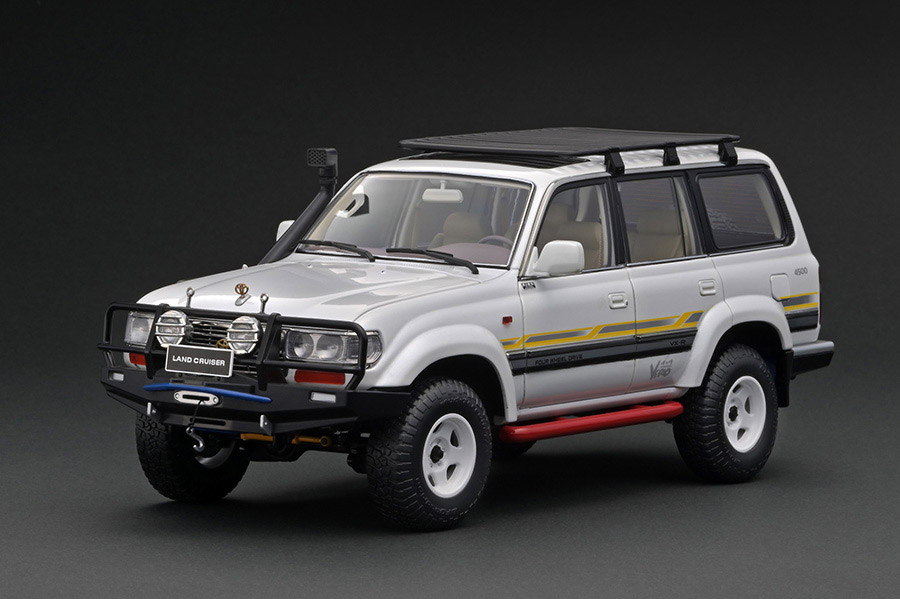 TK-KF032-4 1/18 Toyota Land Cruiser VX-R(LC80) Refitted White