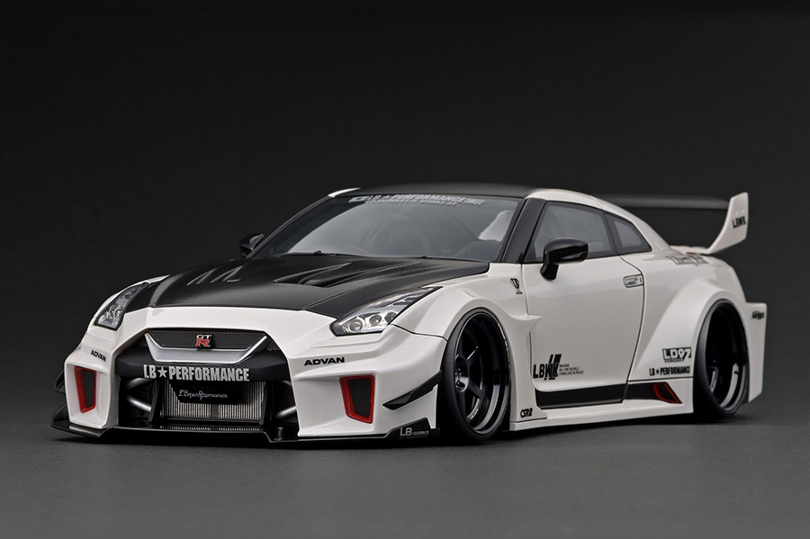 IG2358 1/18 LB-Silhouette WORKS GT Nissan 35GT-RR White With Ms