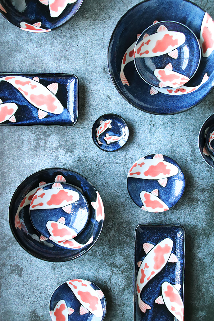 磁器食器「錦鯉」（美濃焼）|井元産業(株)|陶磁器や食器、雑貨の輸出