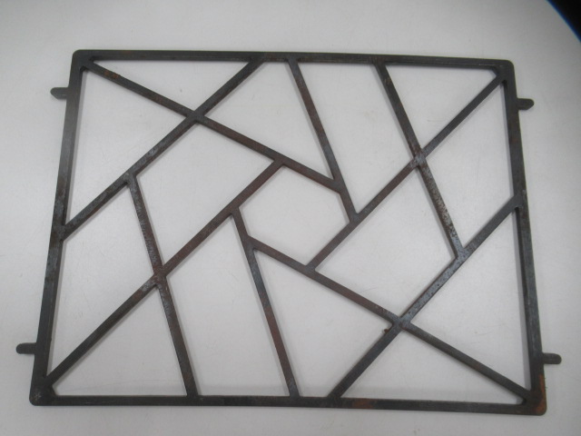 37キャンプ フラット五徳 鉄製 黒染め | アウトドア用品・アウトドア