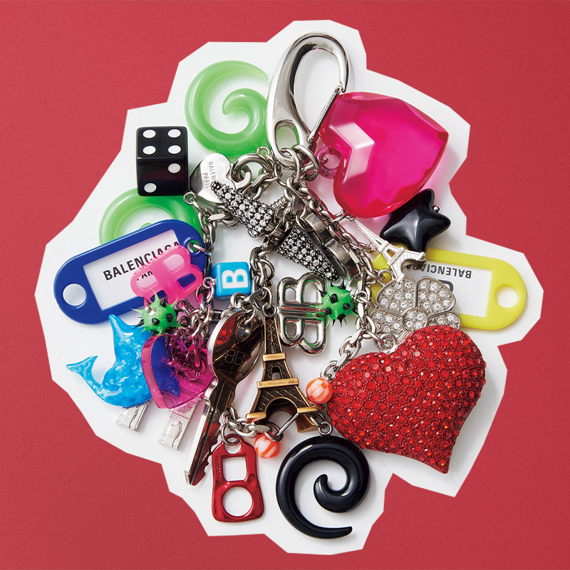 大人のバッグは『チャーム』で盛る！ときめく“ブランド名品”3選 | VERY