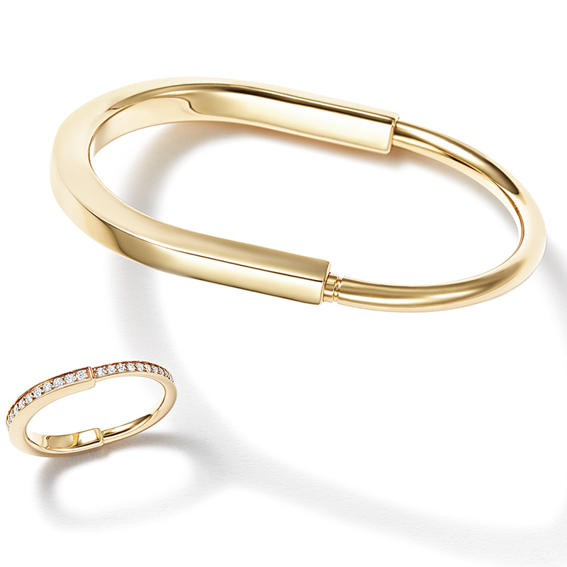 愛用ママが続々「ティファニー ロック」の魅力とは？【普段着