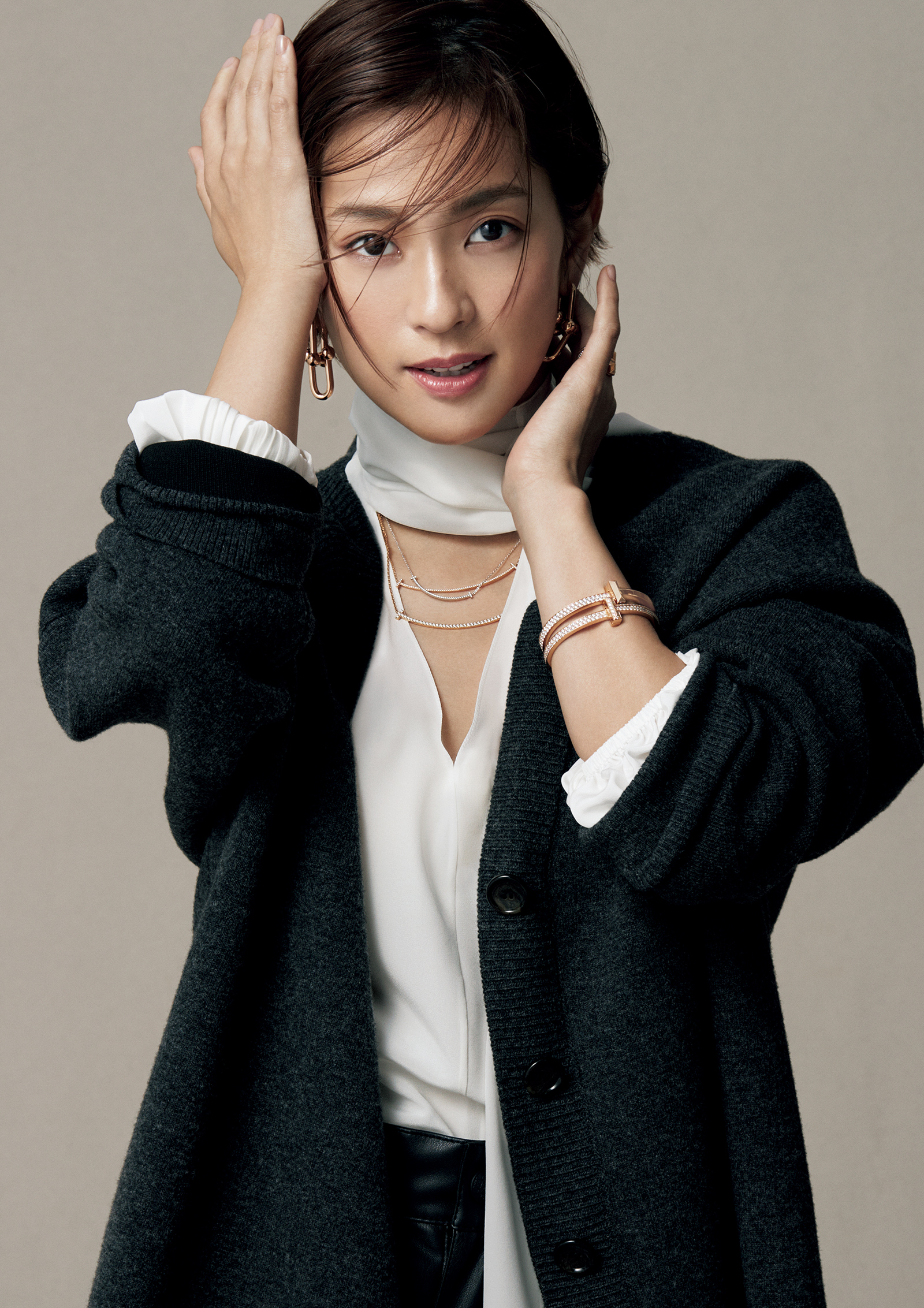 中村アンさんと探す「ティファニー」の私へご褒美ジュエリー | VERY NaVY