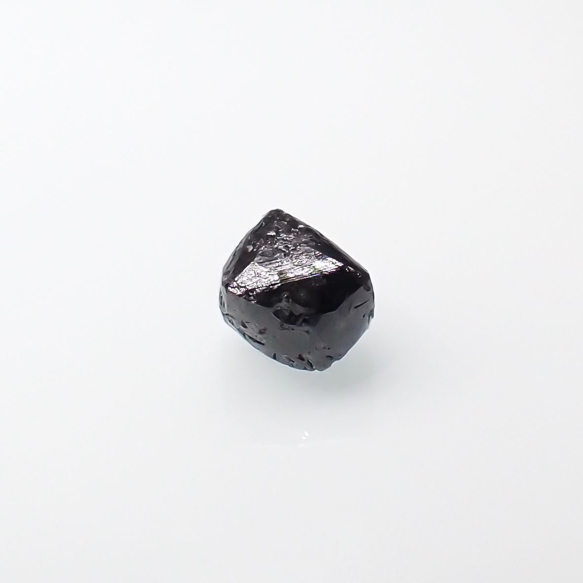 ブラックダイヤモンド 原石 0.63ct[220515834]4.8x4.6mm前後 | TOP
