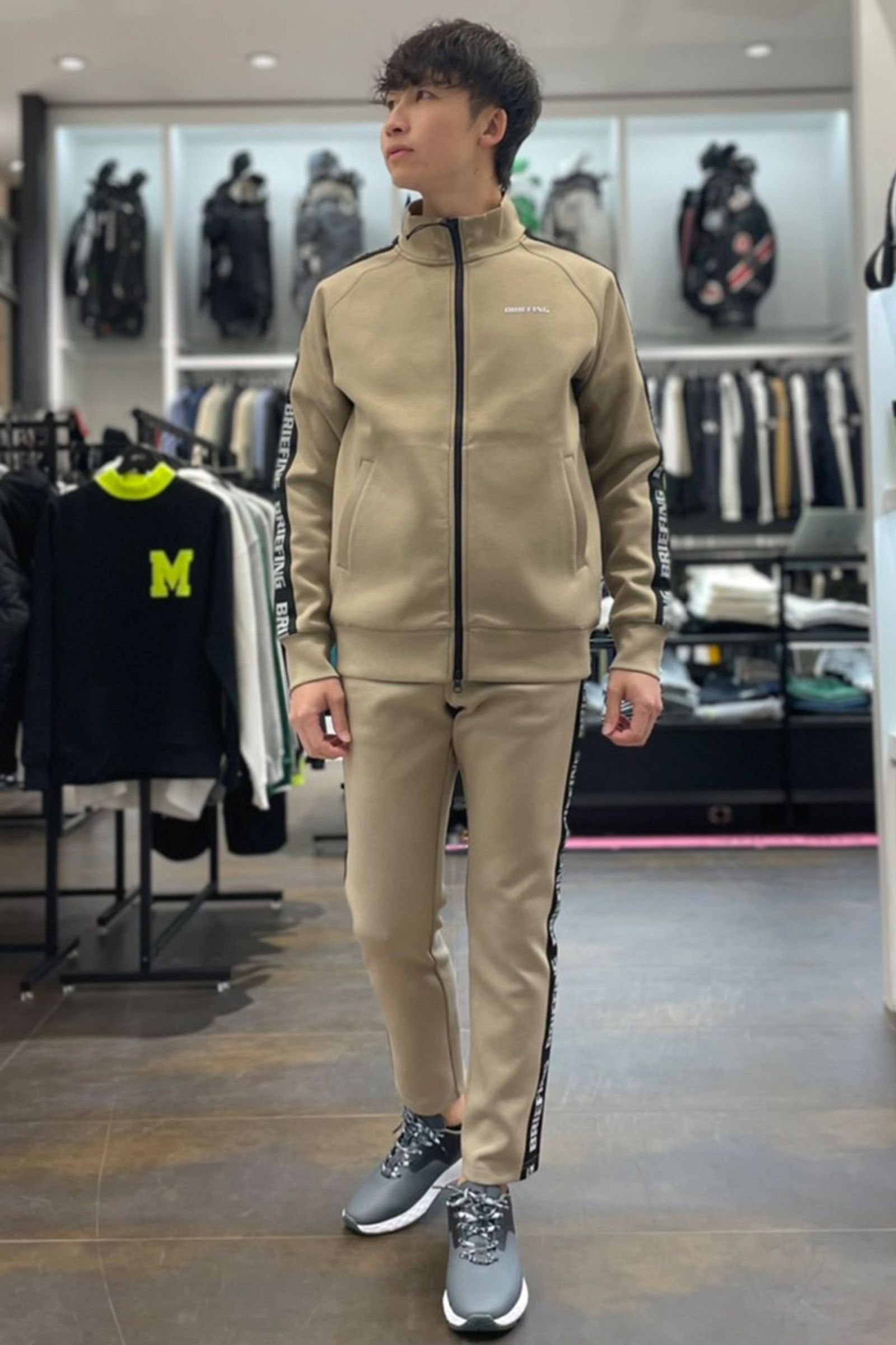 BRIEFING】 暖かさとオシャレを兼ね備えた万能なセットアップ | 12361