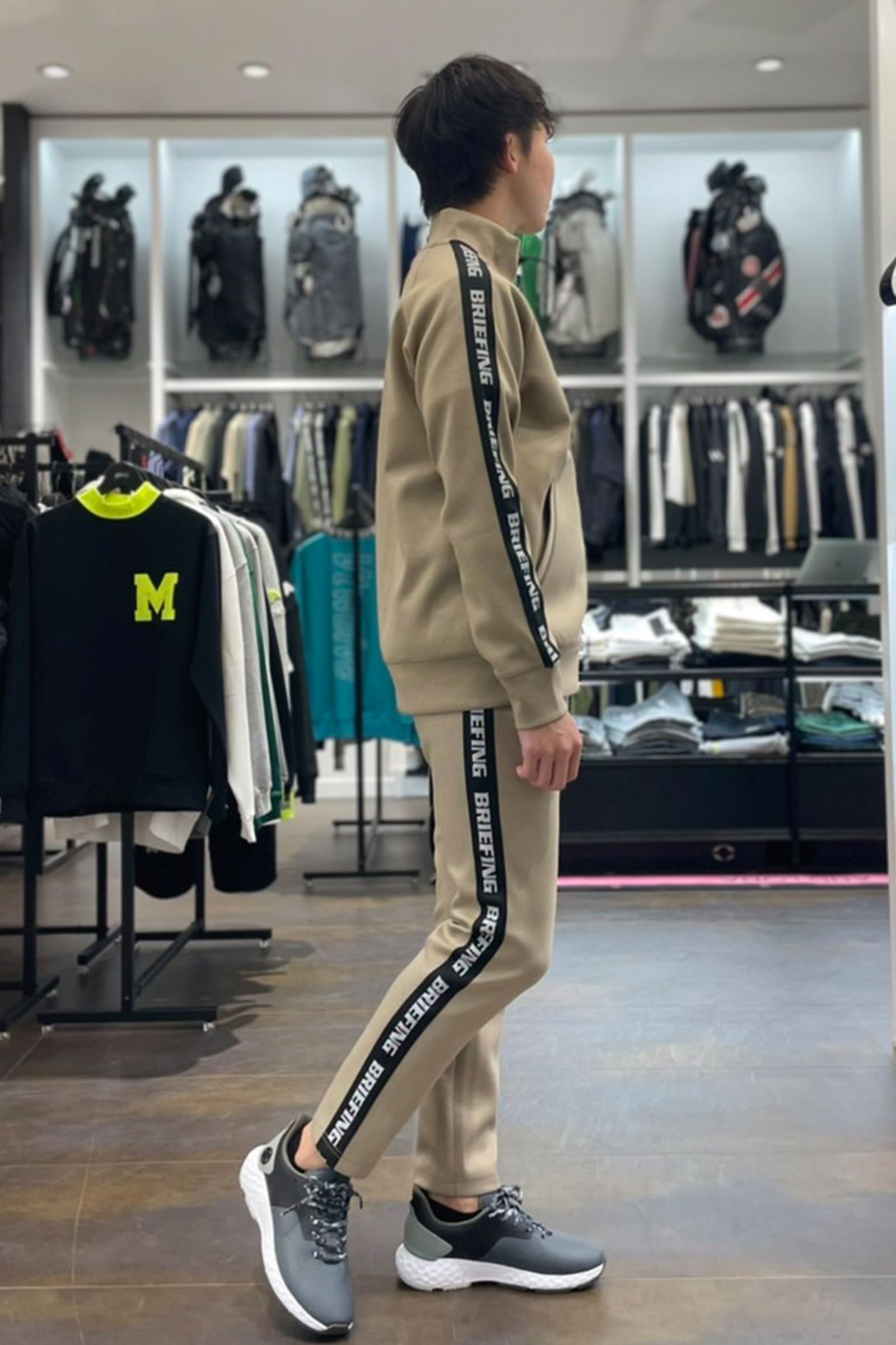 BRIEFING】 暖かさとオシャレを兼ね備えた万能なセットアップ | 12361