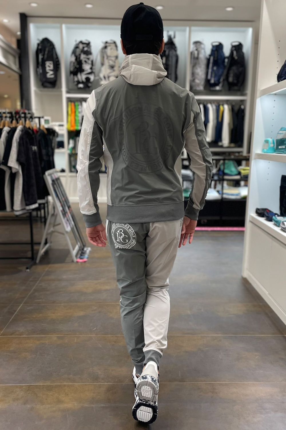 1PIU1UGUALE3】 ブランドを象徴するクレイジーパターンのセットアップ