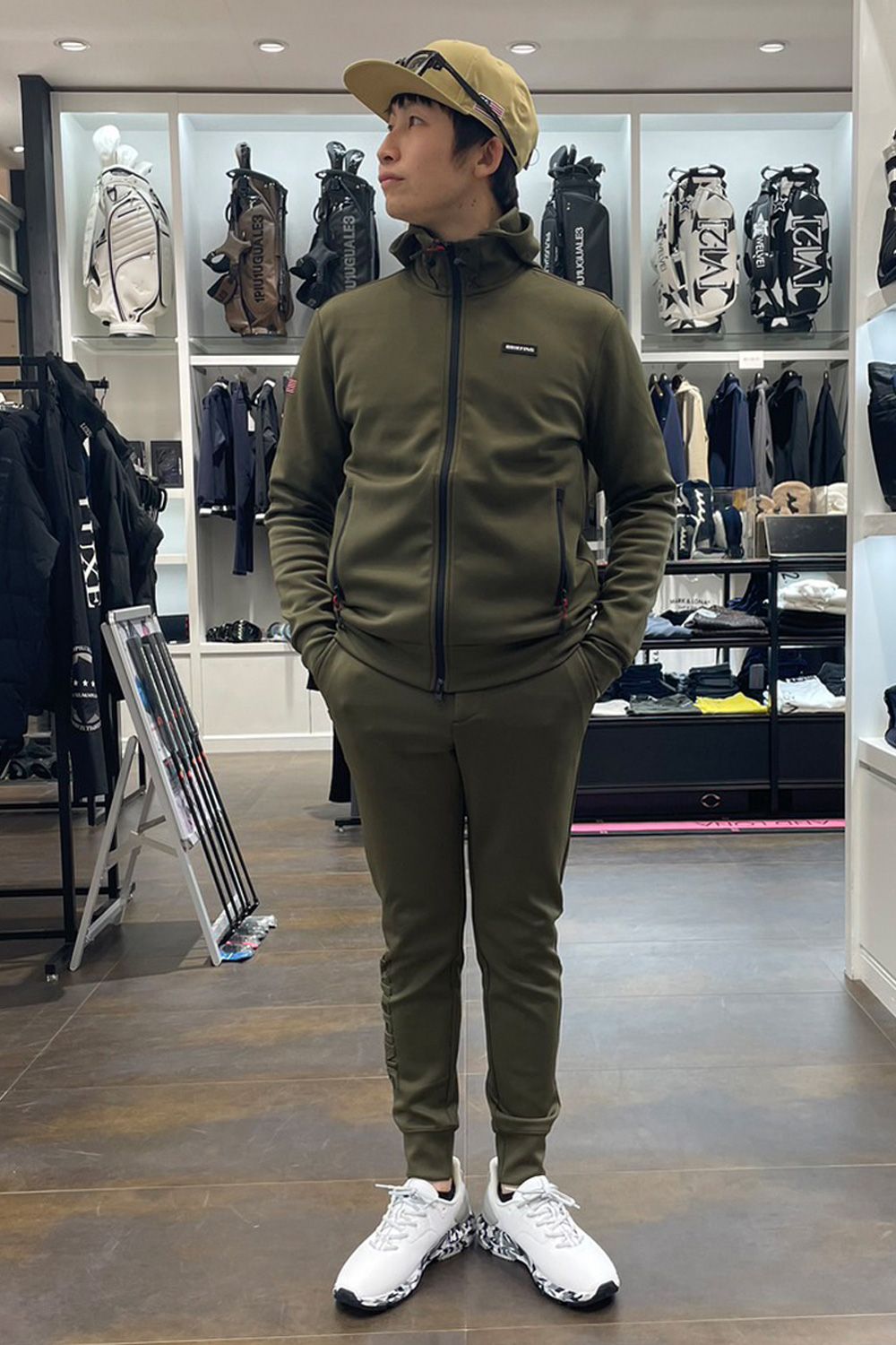 BRIEFING】 季節問わず着用できる定番セットアップ！ | 12150 | GOSSIP