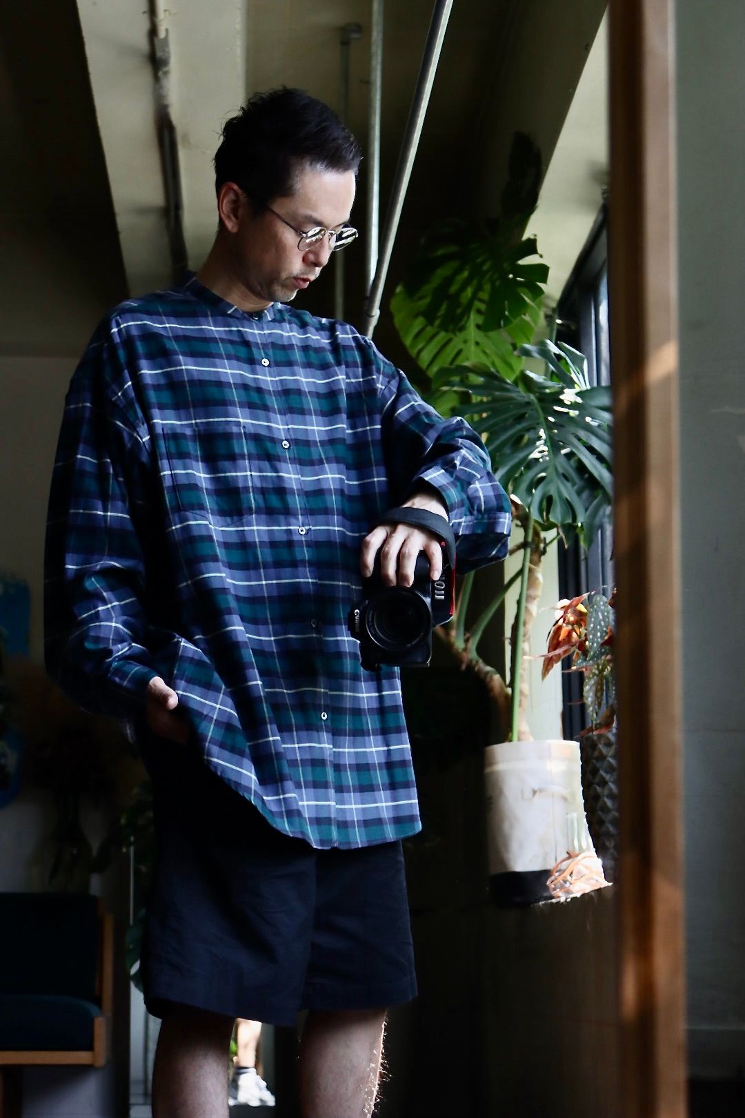 Graphpaper Check Flannel Oversized Band Collar Shirtスタイル