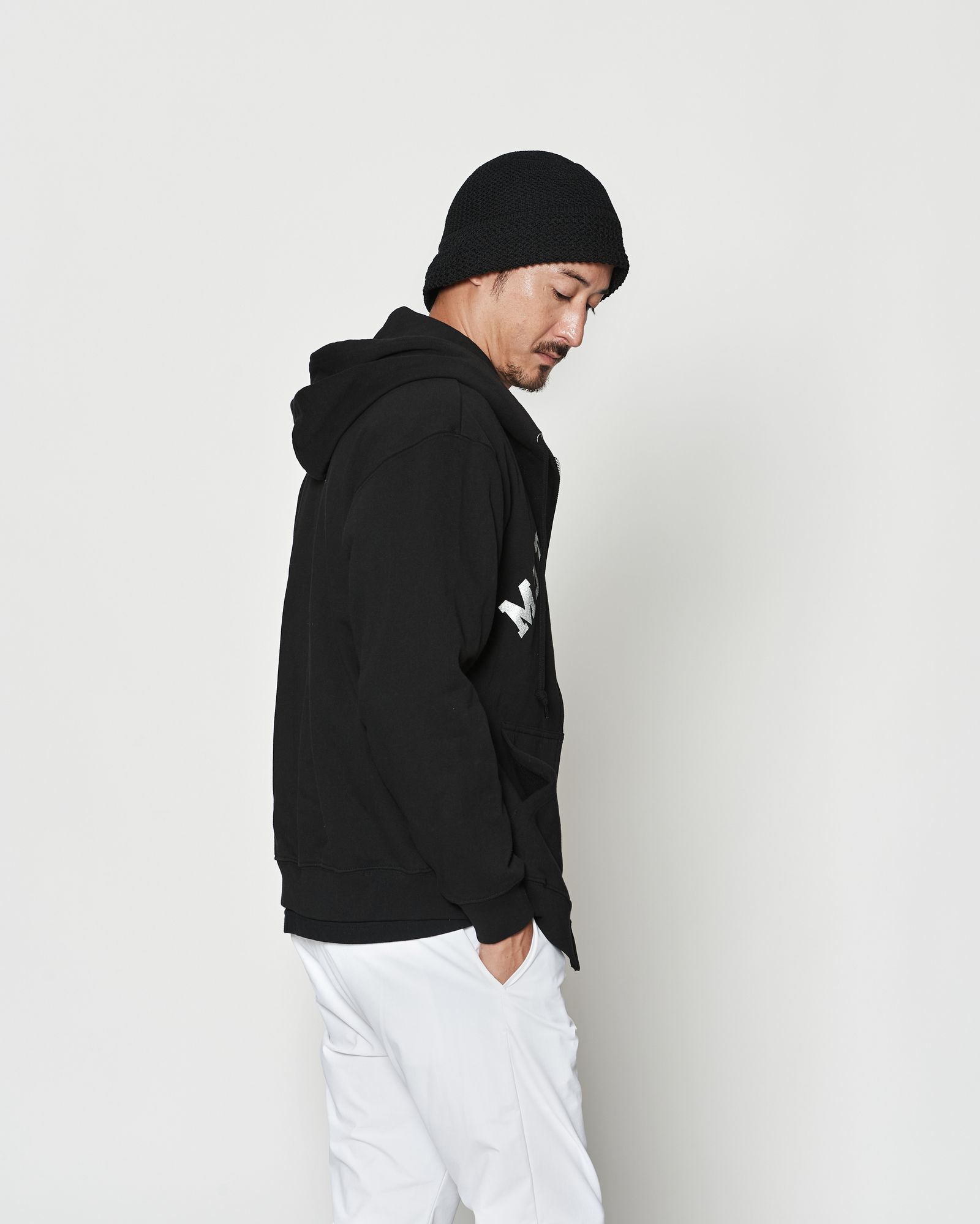 muta - muta MARINE × ACANTHUS / アーチロゴ スウェットジップ