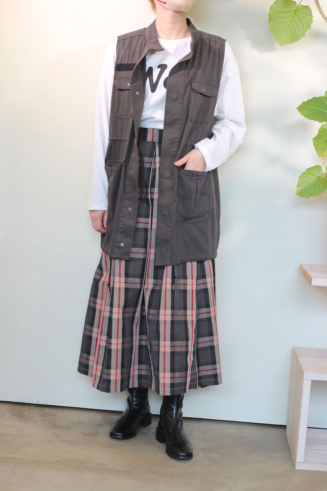 trois - メモリーウエザーチェックタックフレアスカート グレー