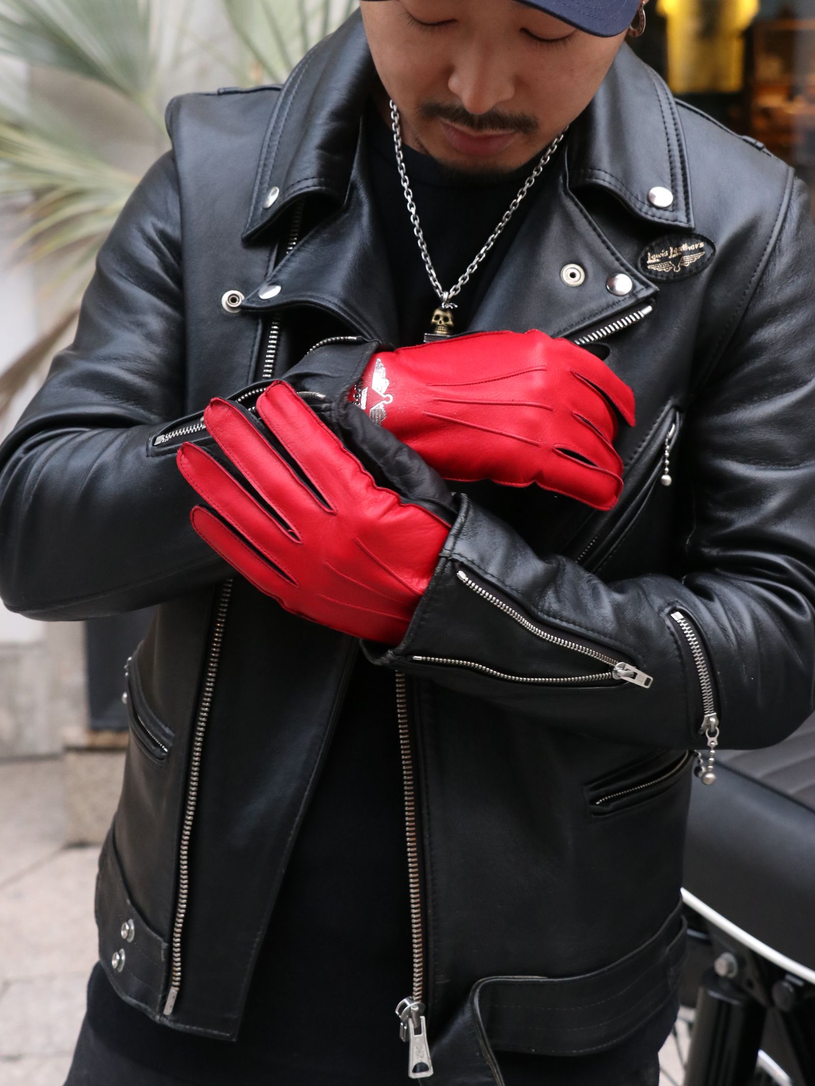 Lewis Leathers - No.810 STRAP GLOVES (RED) | SKANDA