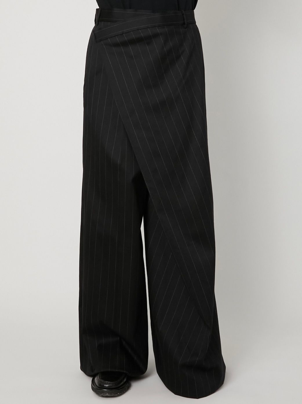 TAAKK - 【26SS】ストライプ ラップ パンツ / WRAP PANTS / ブラック