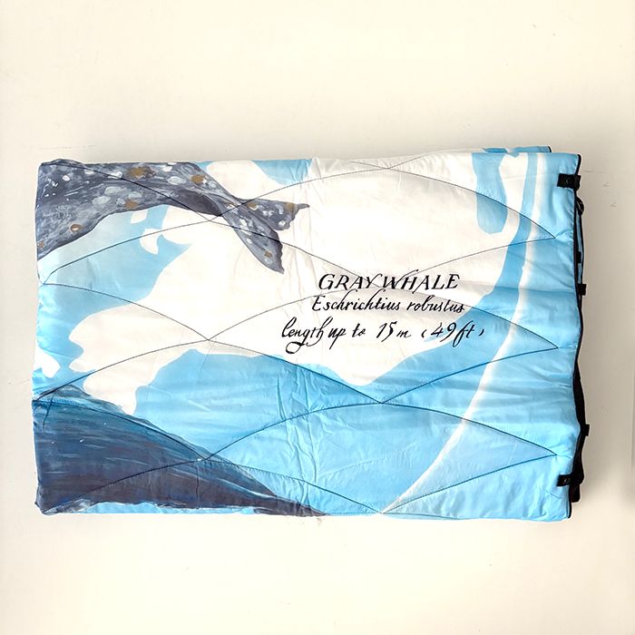 DESCENDANT - SEAFARERS PUFFER BLANKET nomadix / MULTI | Stripe