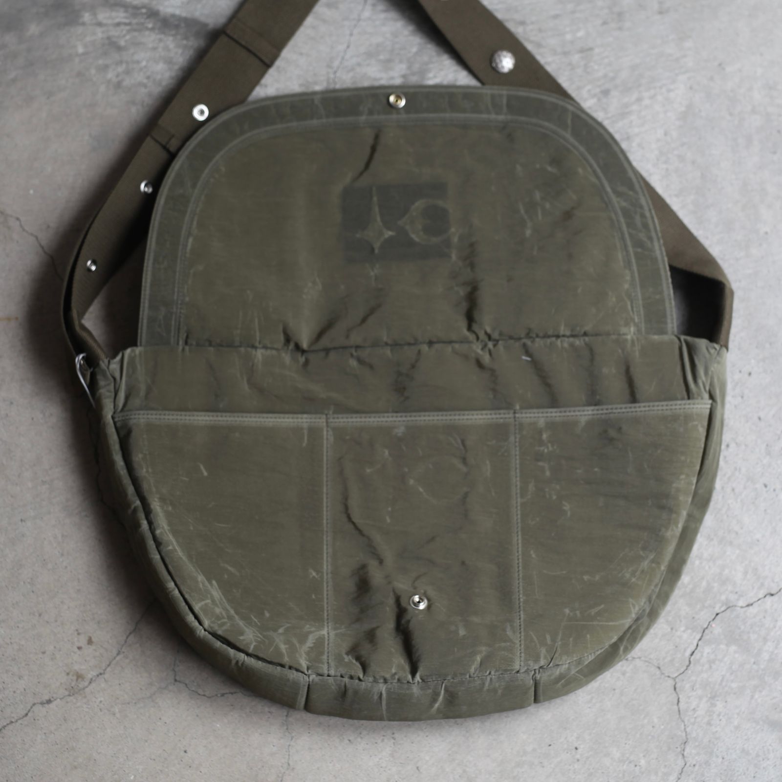 Thug Club - 【残りわずか】Scarred Bio Army Messenger Bag | ACRMTSM