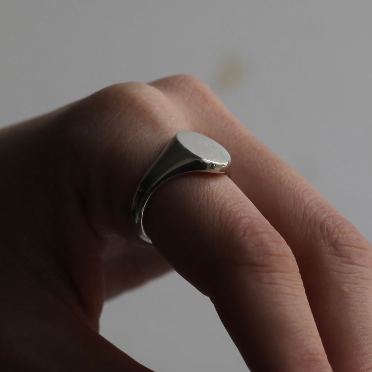 Garden of Eden - 【残り一点】Oval Sygnet Ring(WHITE) | ACRMTSM