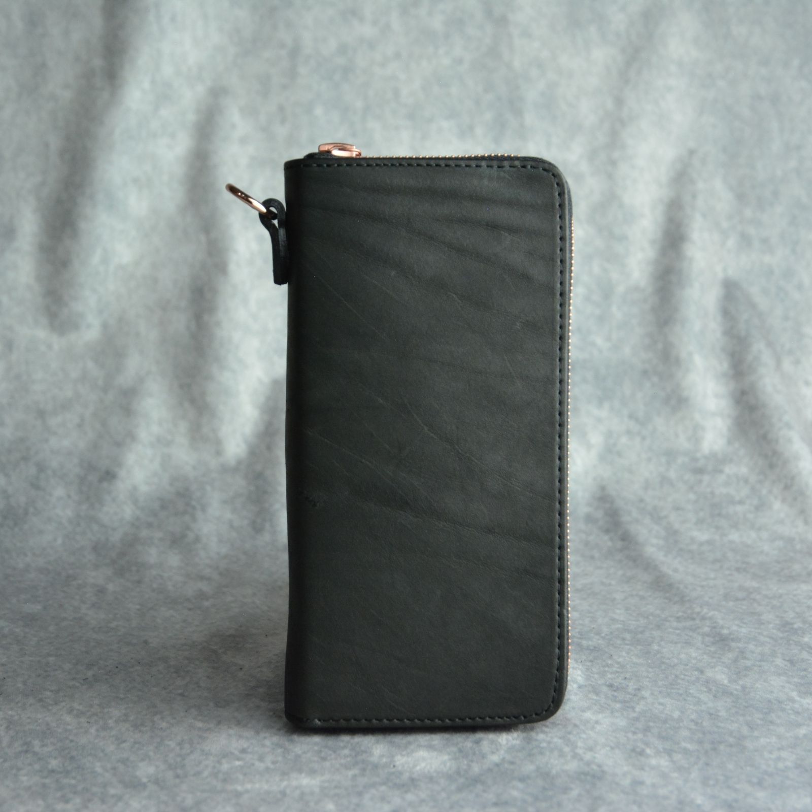 ISAMU KATAYAMA BACKLASH - ダブルショルダー製品染め ラウンド財布