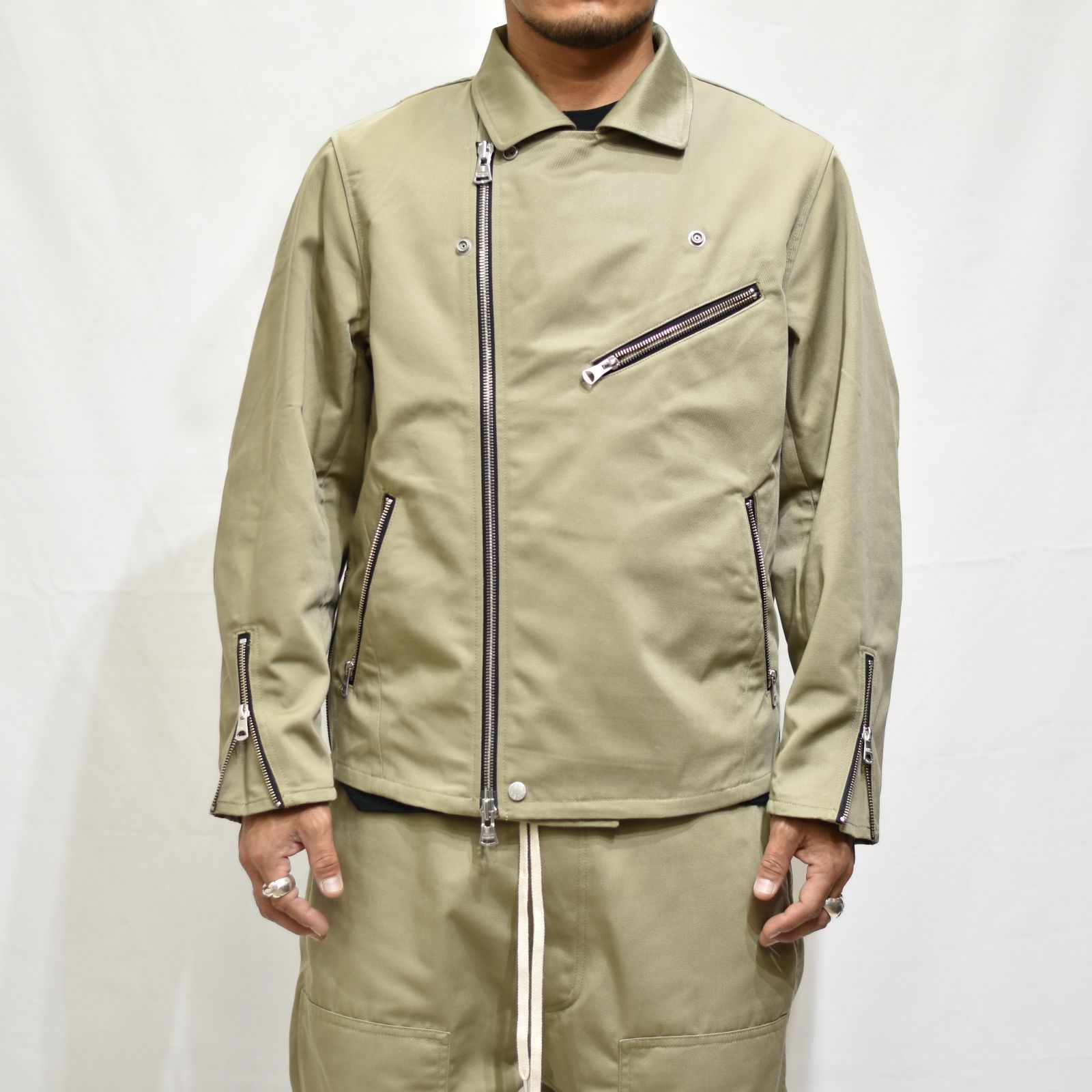 ISAMU KATAYAMA BACKLASH - ×× Dickies ライダース (KHAKI) | chord