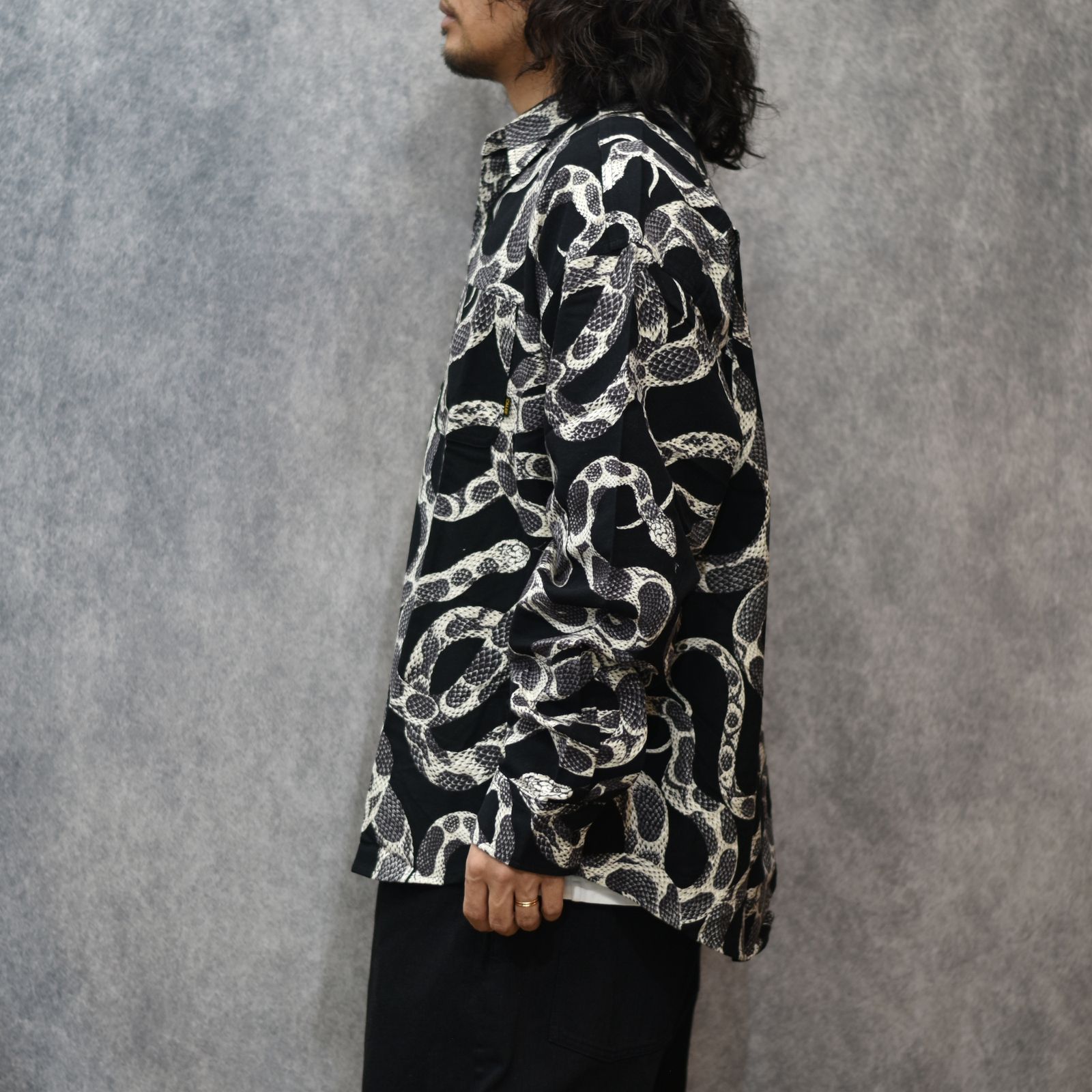 CALEE - PRINT NEL L/S SH ＜SNAKE PATTERN＞ (BLACK)｜蛇柄