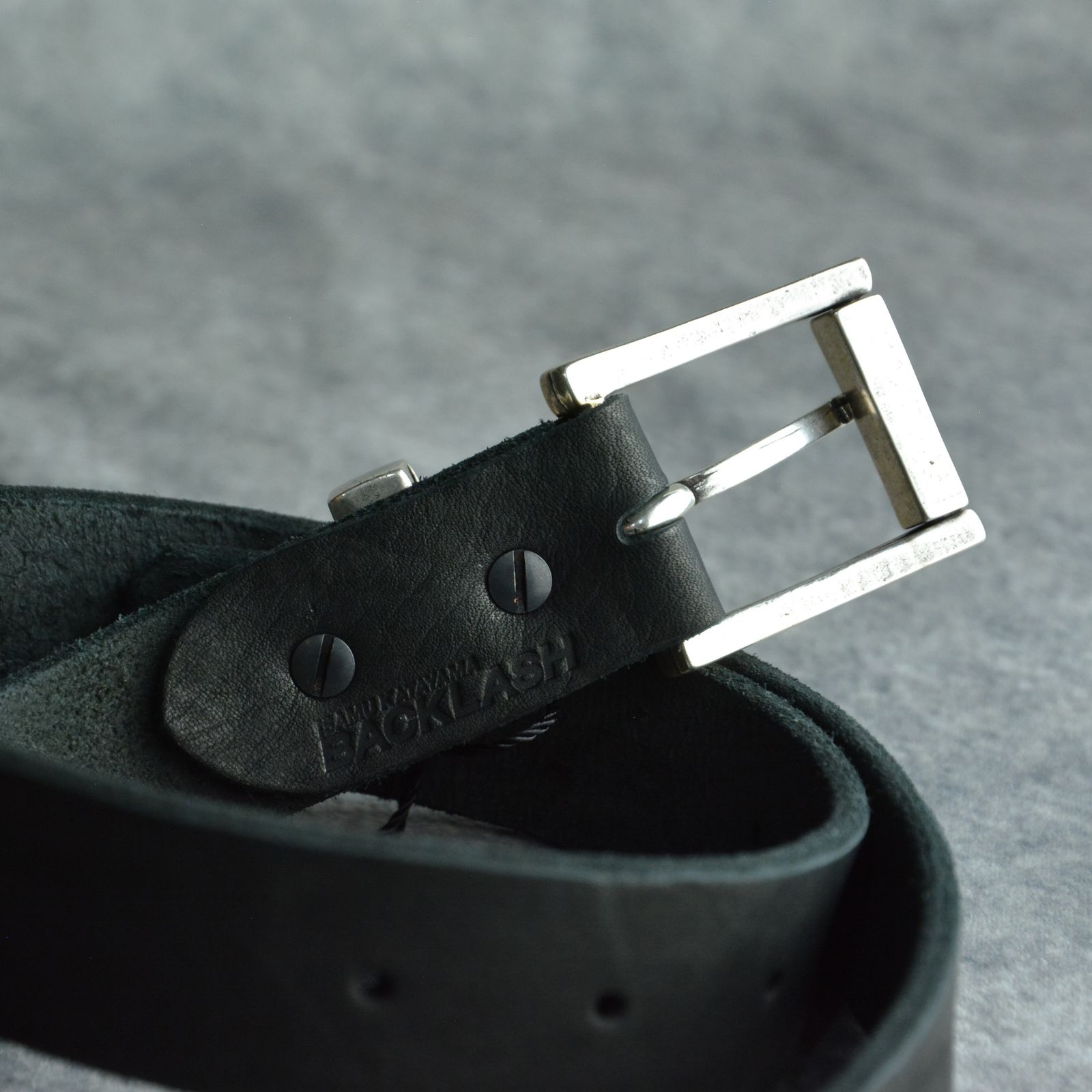 ISAMU KATAYAMA BACKLASH - ダブルショルダーレザー 製品染めベルト