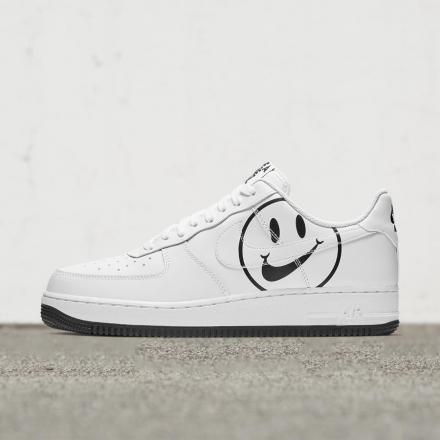 国内販売開始/2月1日発売予定】 ナイキ エア フォース 1 ロー 